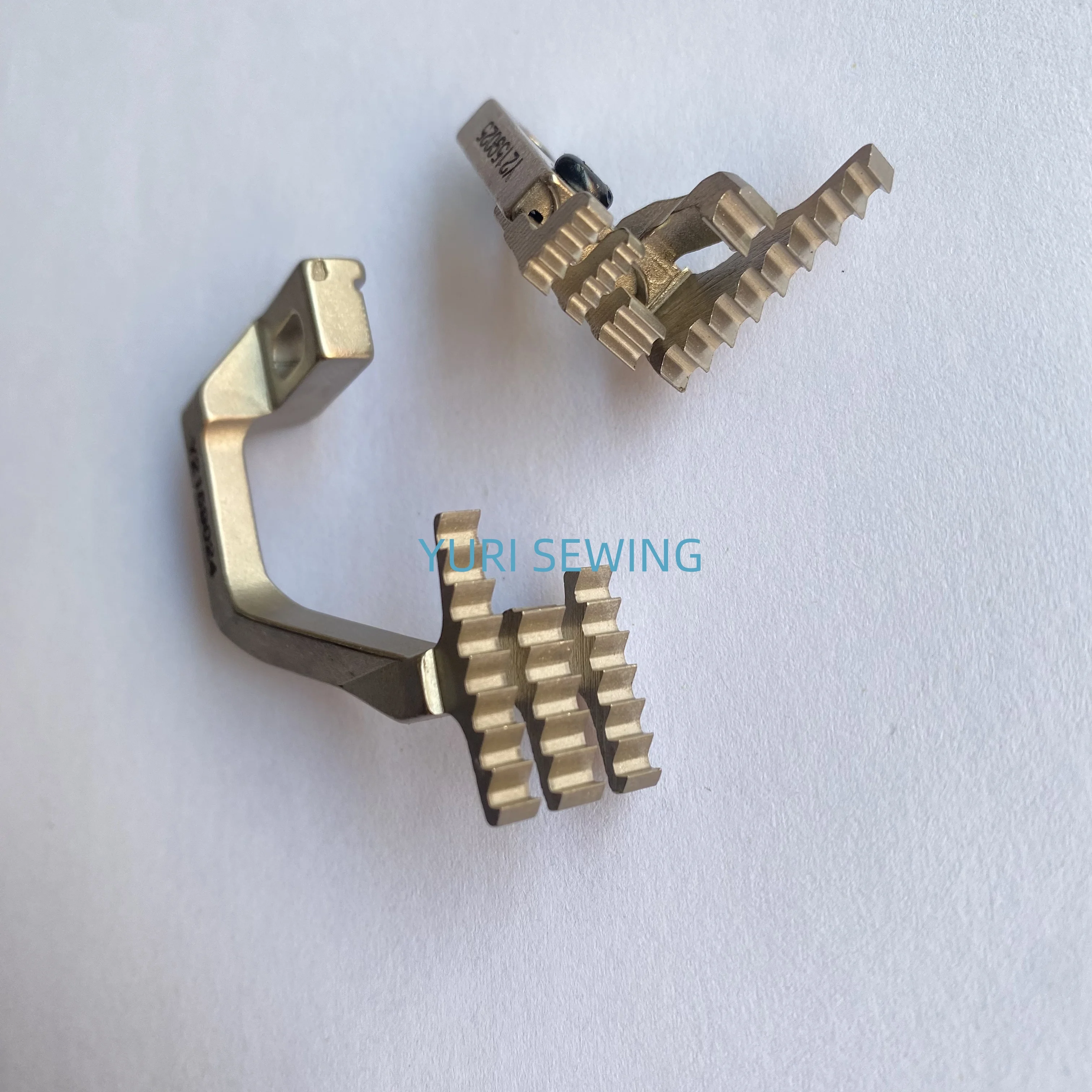 

YAMATO AZ7600 teeth 2159025/2159024 high quality coverlock stitch industrial sewing machine parts