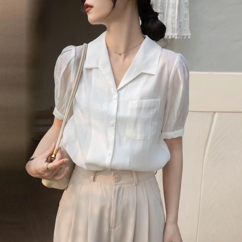 

2024 Spring/Summer Loose Design, Small and Fashionable, Fashionable Top, White Shirt, Women's Short Sleeves