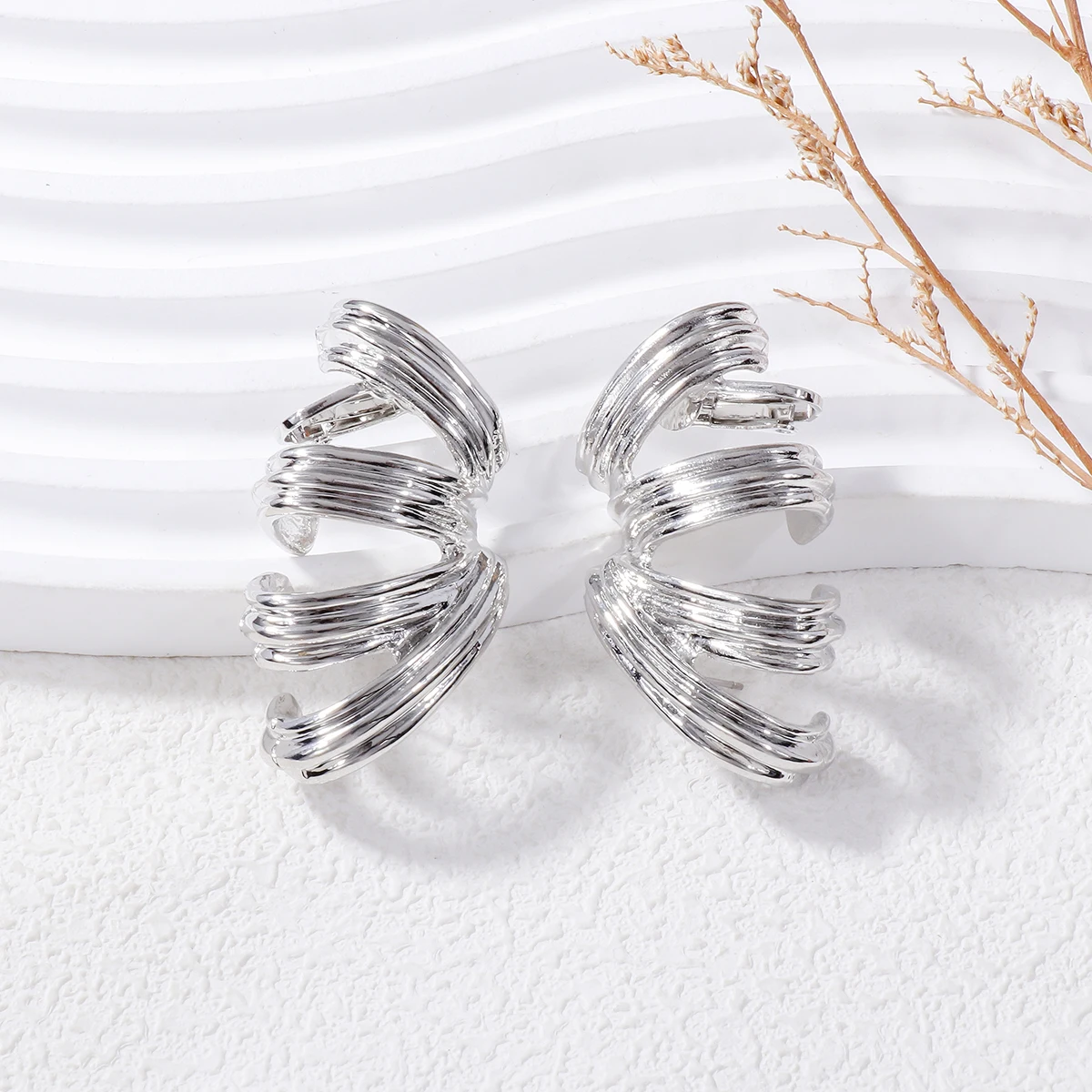 2024 New Irregular Metal Earrings for Women Statement Jewelry Full Ear Earrings Vintage Golden Jewelry Accessories