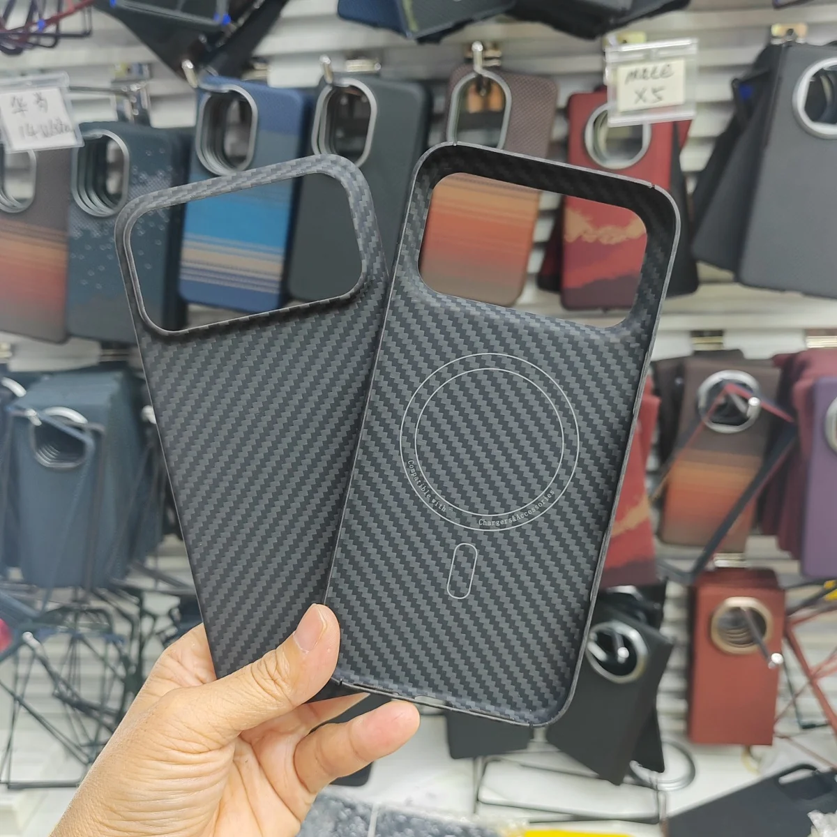

Pure Aramid Carbon Fiber Phone Case For iPhone 17 Pro Max Ultra-Thin Magnetic Magsafe Wireless MasfeCharging Shockproof Cover