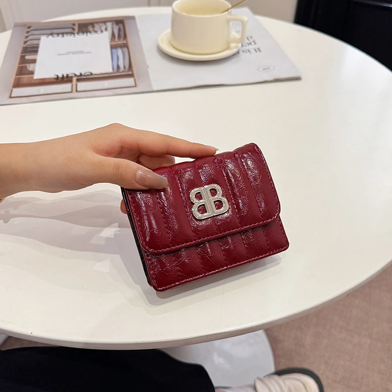 

Elegant Female Wallet, High-Capacity Card Holder with Light Luxury Brand, Multifunctional and Durable