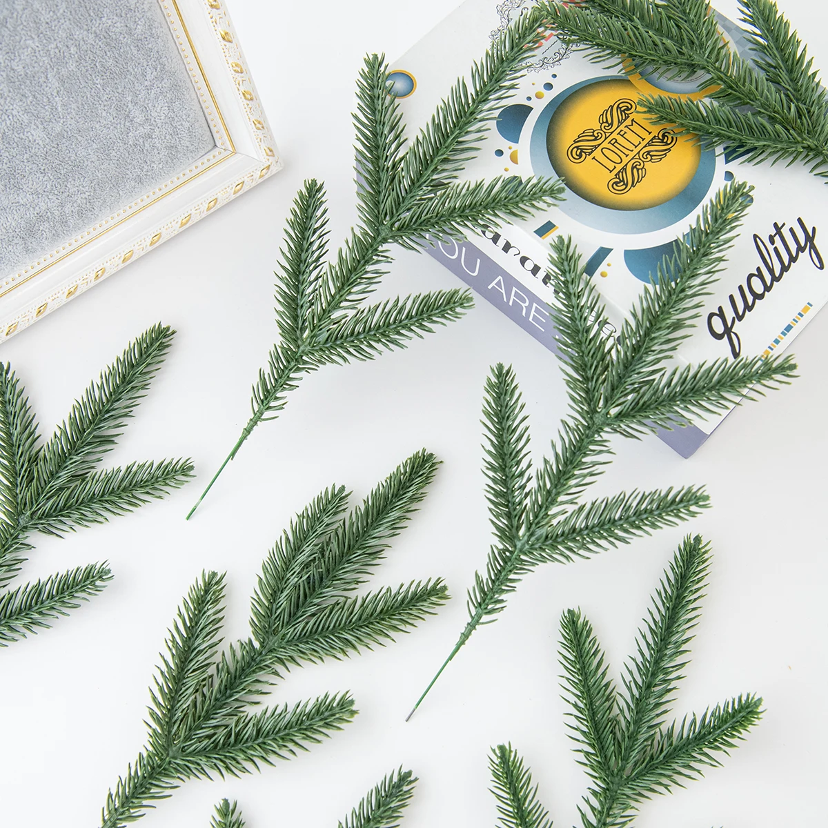 

5pcs/10pcs Artificial Plants Christmas Tree Home Decoration Accessories New Year Wedding Decorative Flowers Wreaths Needlework