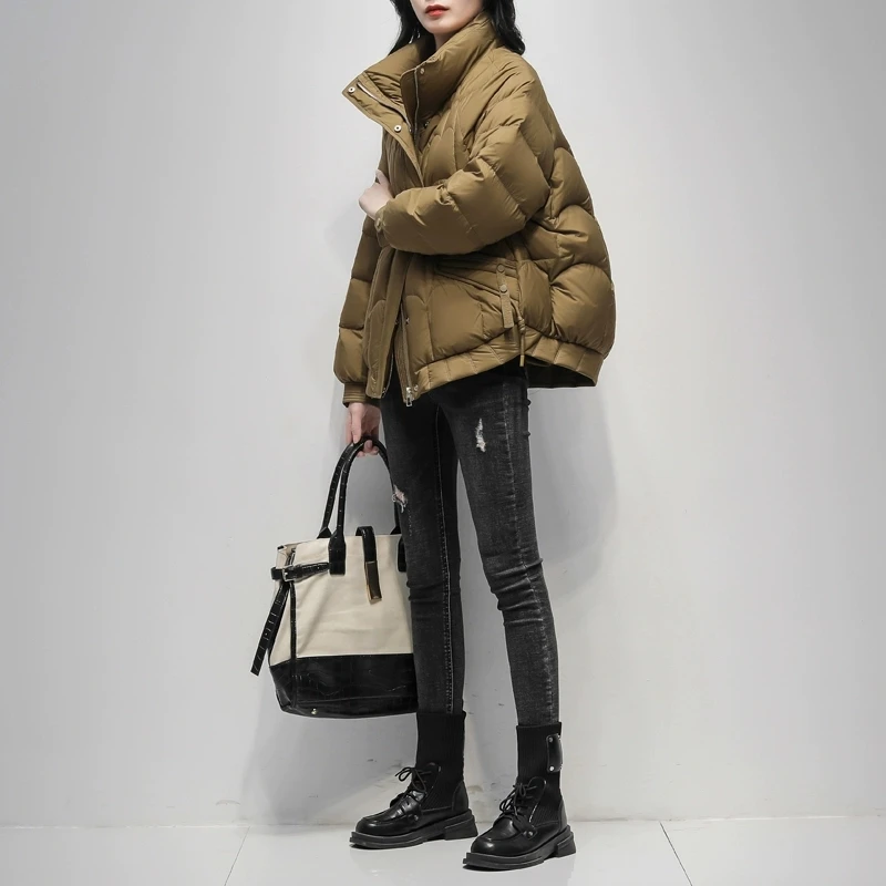 Short Cocoon Shaped lightweight Down Coat For women Winter 2026 Korean version Loose Fashion 90White duck down Design Jackets