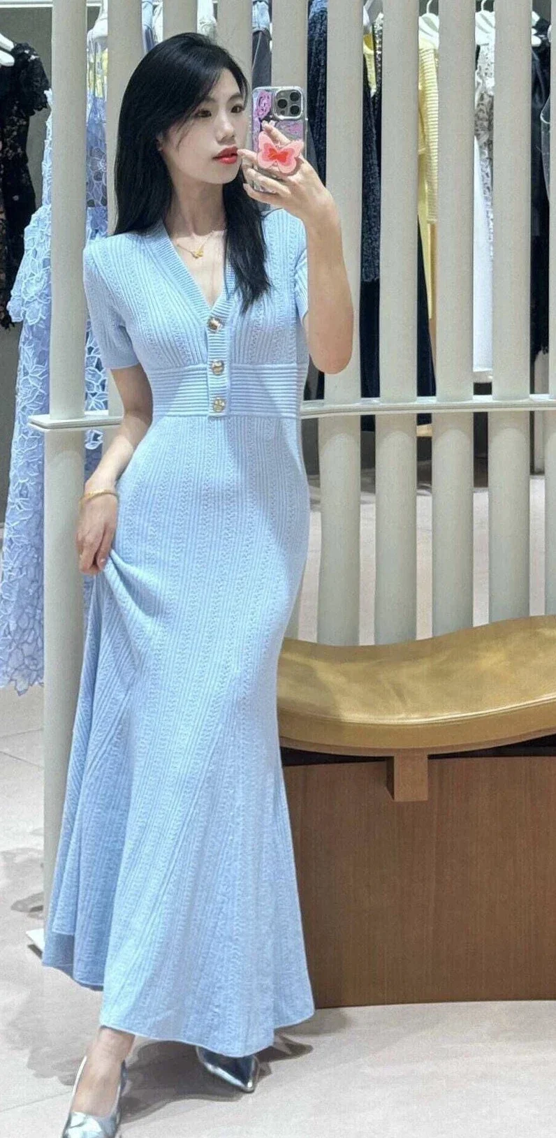 Mulher de malha vestido de manga curta com decote em v fino oco em camadas plissado elegante senhoras midi robe