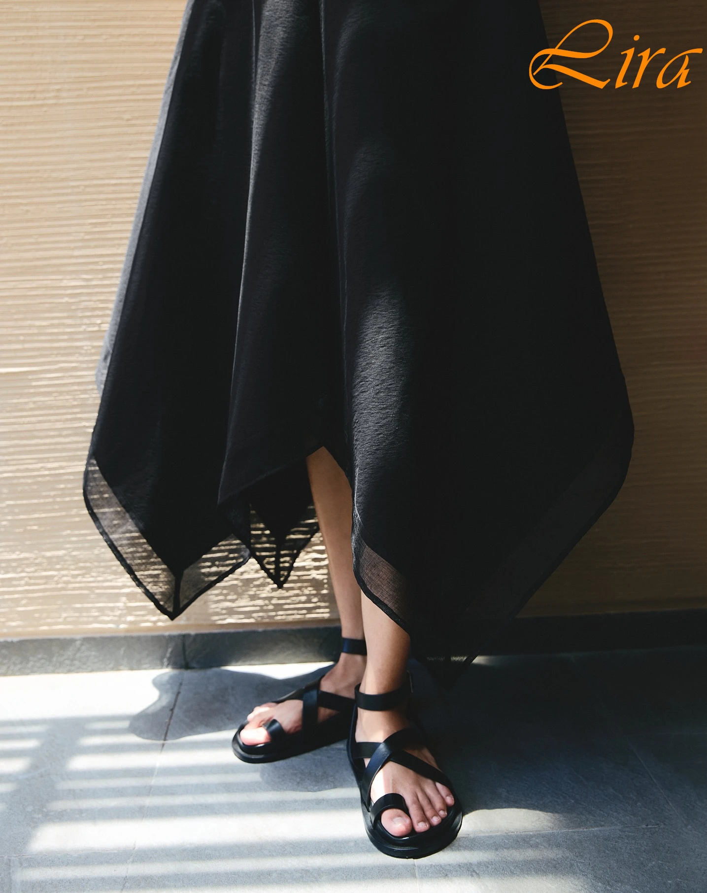 ชุดราตรีทรงเอไลน์คอวีแขนกุด ดีไซน์หรูหรา สง่างาม แบบดารา คุณภาพสูง ทันสมัย เหมาะสำหรับงานเลี้ยงอย่างเป็นทางการ