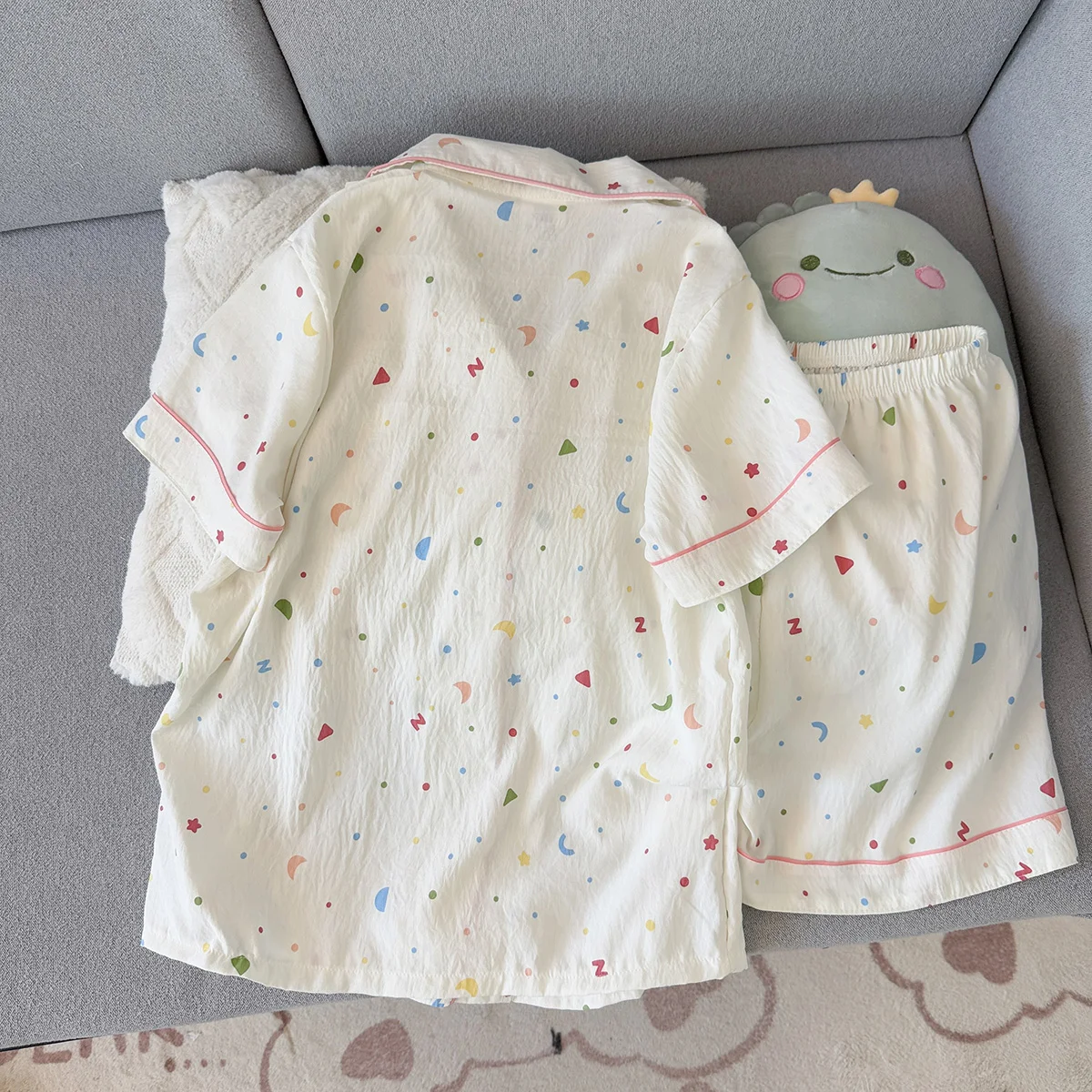 Women's Summer Pajamas, Thin Polka Dot Short-Sleeved Shorts, Sweet and Cute, Can Be Worn Outside in Summer, Two-Piece Home Wear Set image 2