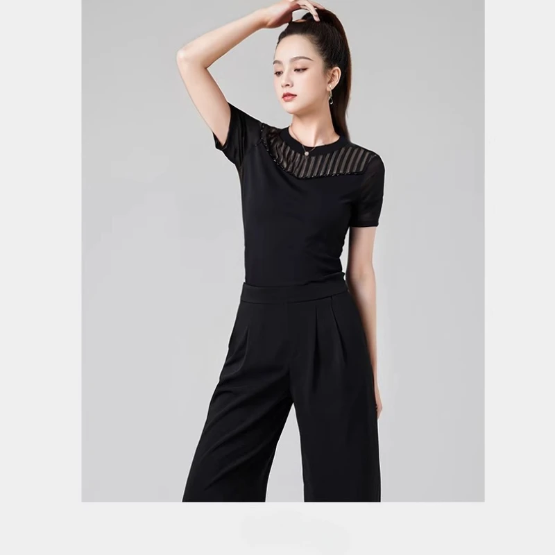 Fashion Senior Comfortable Slim New Latin Dance Clothes Female Mesh Splicing Short-sleeved Blouse Modern Dance Practice Clothes！