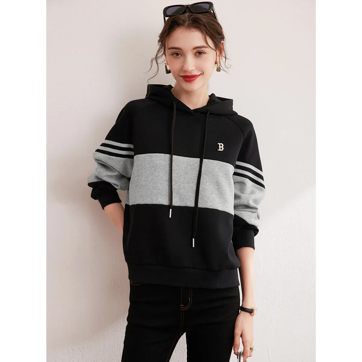 LOUIS YAO 2024 Autumn Hooded Contrast Splicing Hoodie Lazy Style Embroidered Letter Loose Long Sleeve Women's Hoodie