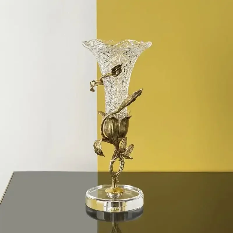 Luxury Simple Hydroponic Vase, Crystal Glass with Inlaid Copper, Flower Arrangement Decor for Living Room Coffee Table