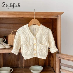 Autumn new style 0-3 years old baby clothing baby girl 、baby  boy thick needle V-neck sweater sweater coat