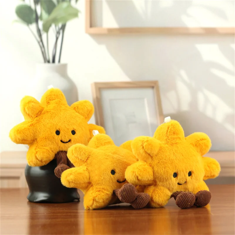 ตุ๊กตาดอกทานตะวันยิ้มน่ารักและสร้างสรรค์ ของเล่นตุ๊กตาขนนุ่ม พวงกุญแจ ของตกแต่งกระเป๋าเป้สะพายหลัง ของขวัญจากตู้คีบตุ๊กตา