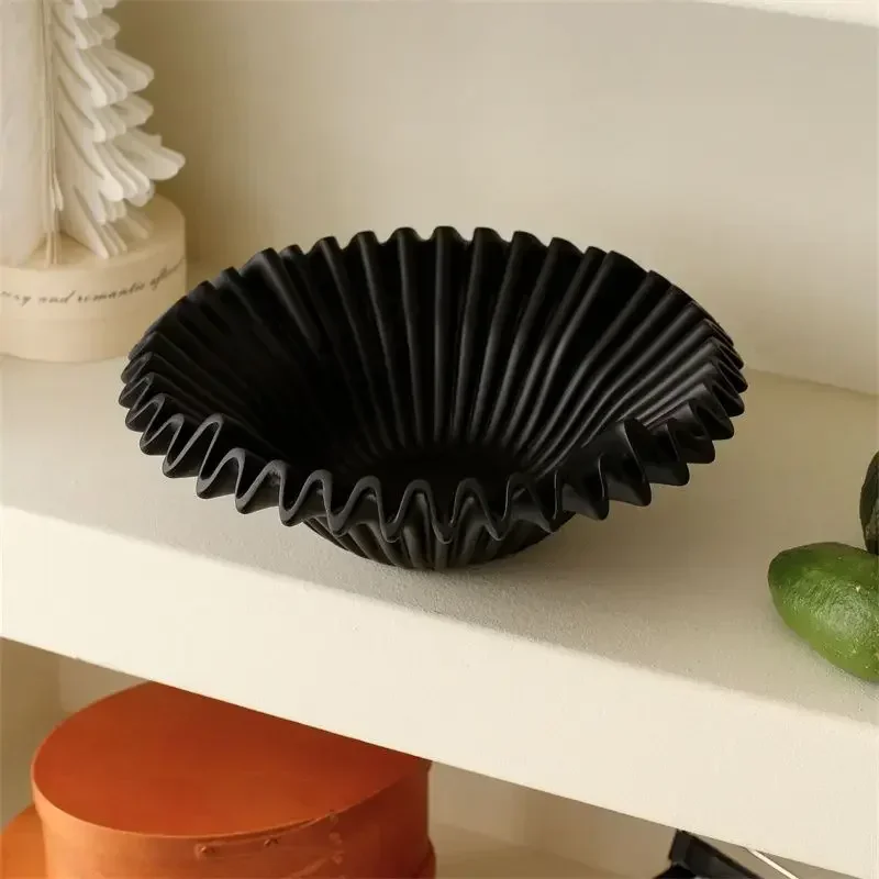 

French Medieval Wave Fruit Plate Resin Decoration Art Ornaments Storage Fruit Basket Home Decoration Decorative Tray Organizer