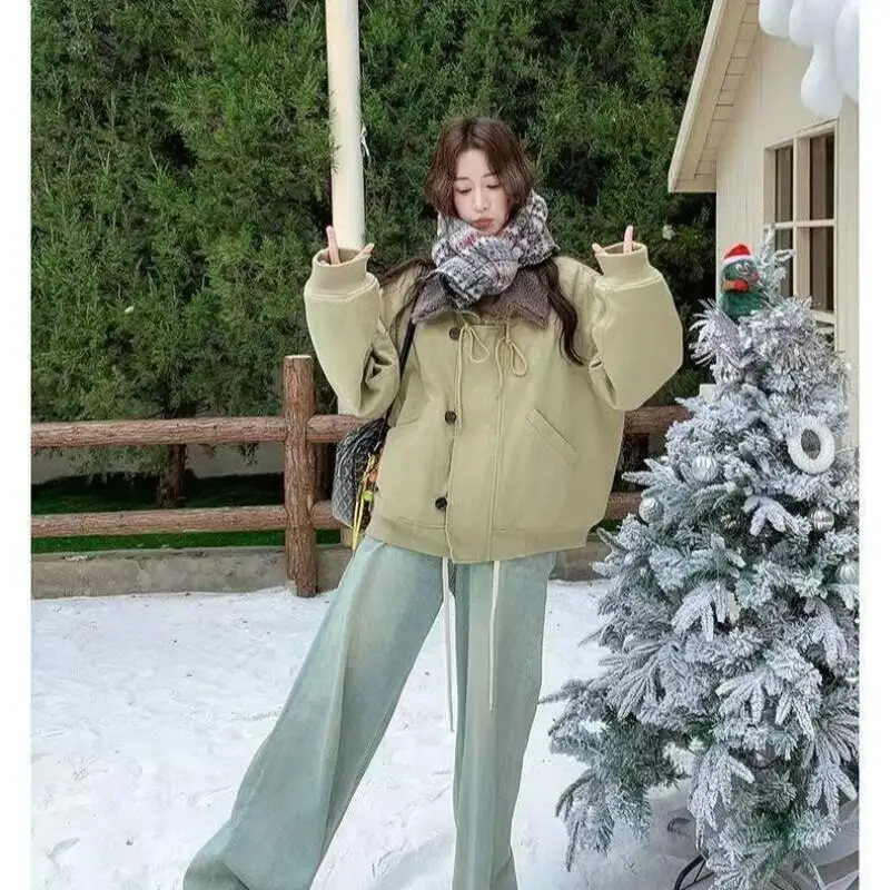 เสื้อแจ็คเก็ตสไตล์เกาหลี ฤดูใบไม้ร่วงและฤดูหนาว แจ็คเก็ตสั้นสำหรับผู้หญิง เสื้อโค้ทลำลองสำหรับฤดูหนาว ไซส์เล็ก แฟชั่นน่ารักสไตล์คาวาอี้