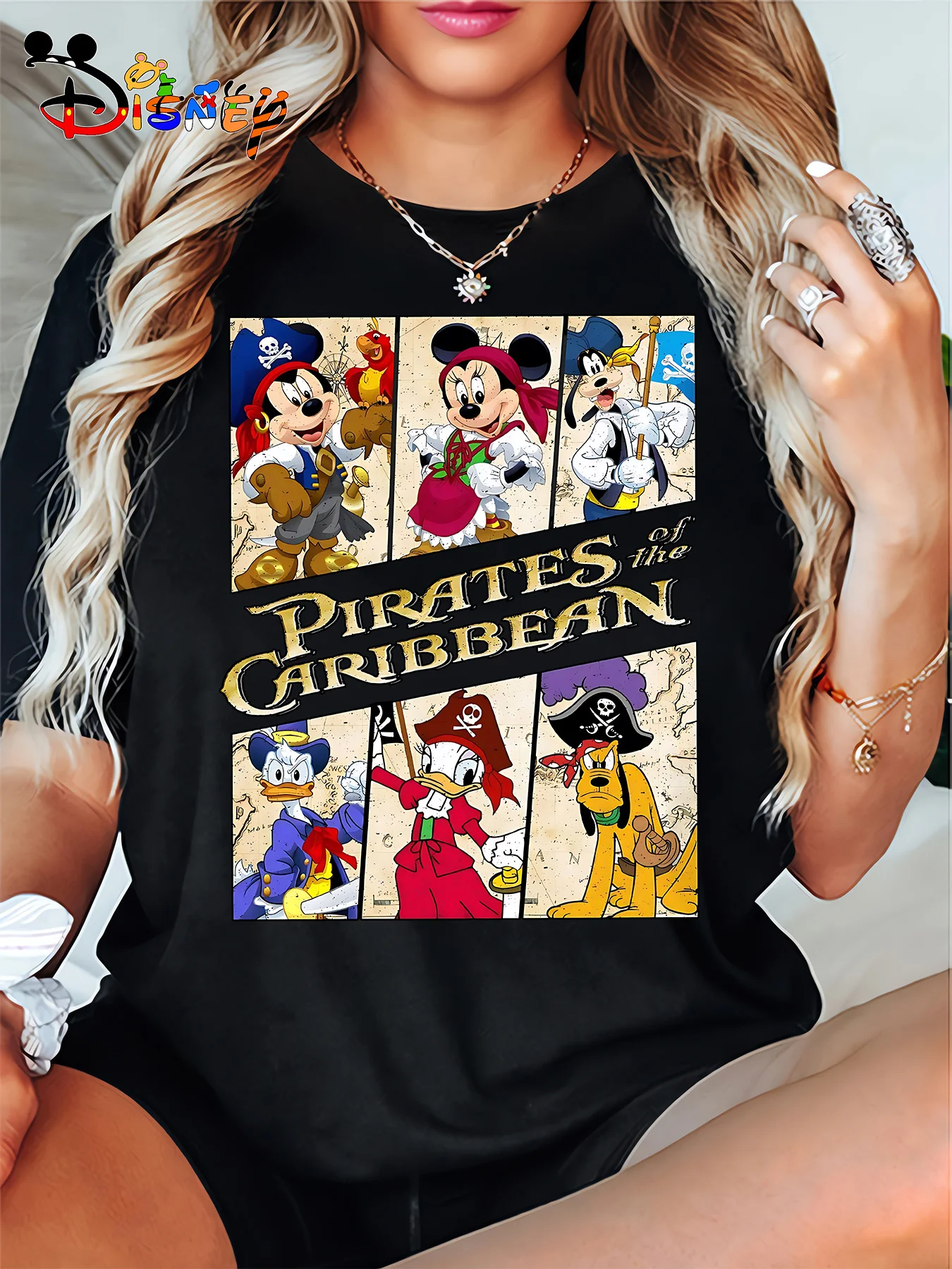 

2025 Женская повседневная удобная уникальная черная футболка с круглым вырезом и короткими рукавами с принтом Disney с уникальным улыбающимся лицом