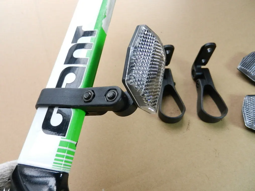 

Giant TCR 6300 6700 tcr c1 c2 Road Bike Carbon Fiber Seatpost reflector lamp light 1pcs