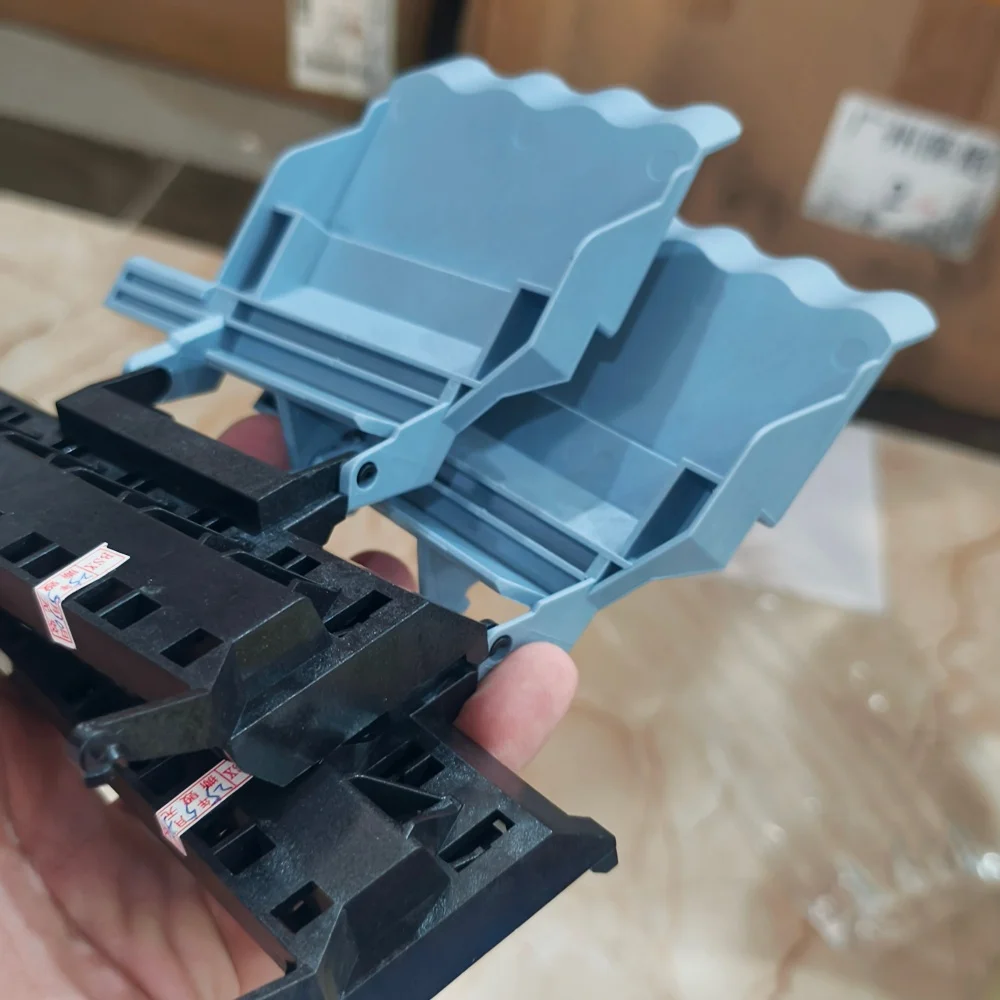 

Крышка каретки в сборе для плоттера HP DesignJet 10 20 30 70 90 100 110 120 130; верхняя крышка печатающей головки
