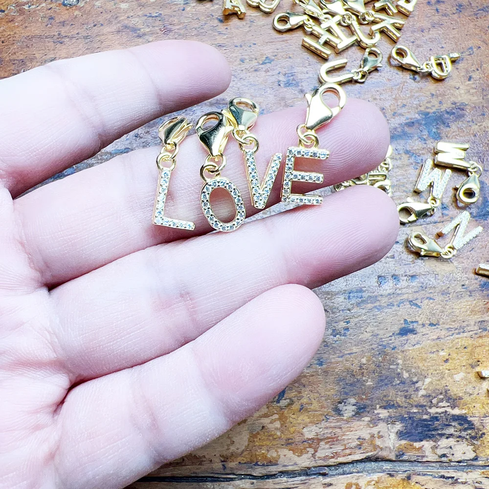 Colgante chapado en oro de 18 quilates con letras del alfabeto, piedra blanca, joyería de Club nueva, regalo de moda en Plata de Ley 925 auténtica