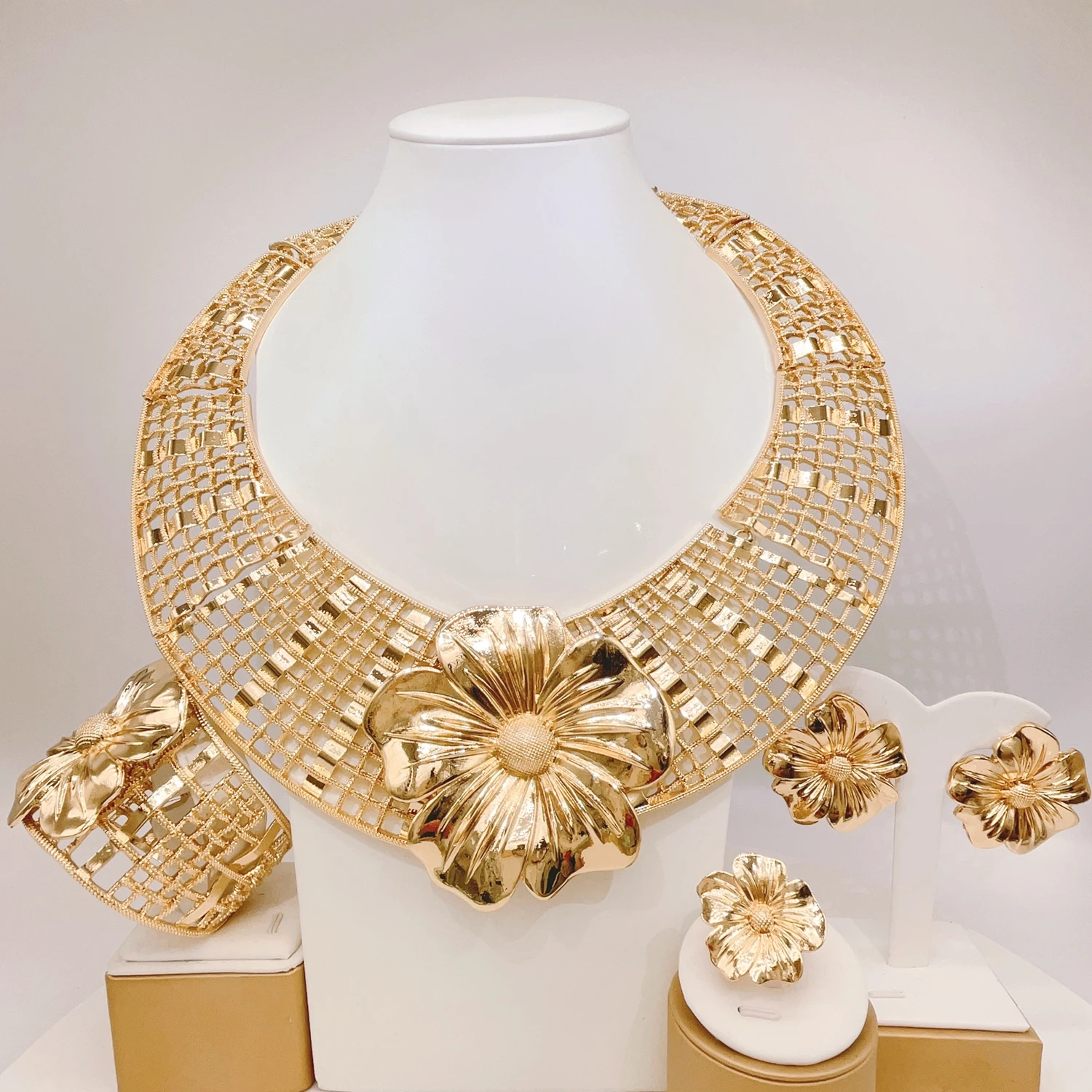 Italian Gold Style 4Pcs Gold Plated Large Flower Jewelry Set Women Grid Mesh Statement Collar Necklace Bracelet Ring & Earrings