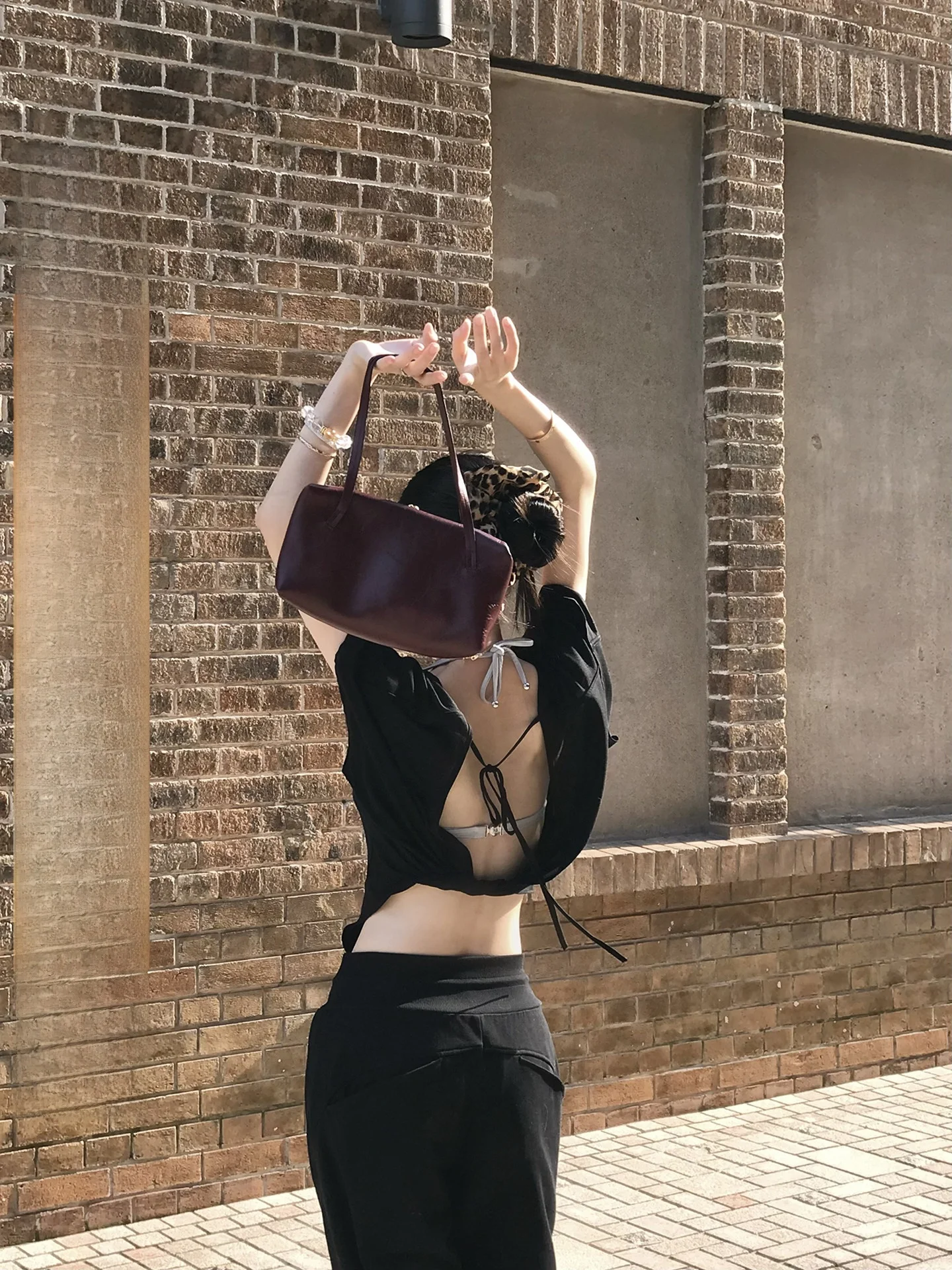 

Женская модная облегающая футболка с регулируемыми бретелями, рукавами «летучая мышь» и V-образным вырезом для повседневной носки, путешествий и дома