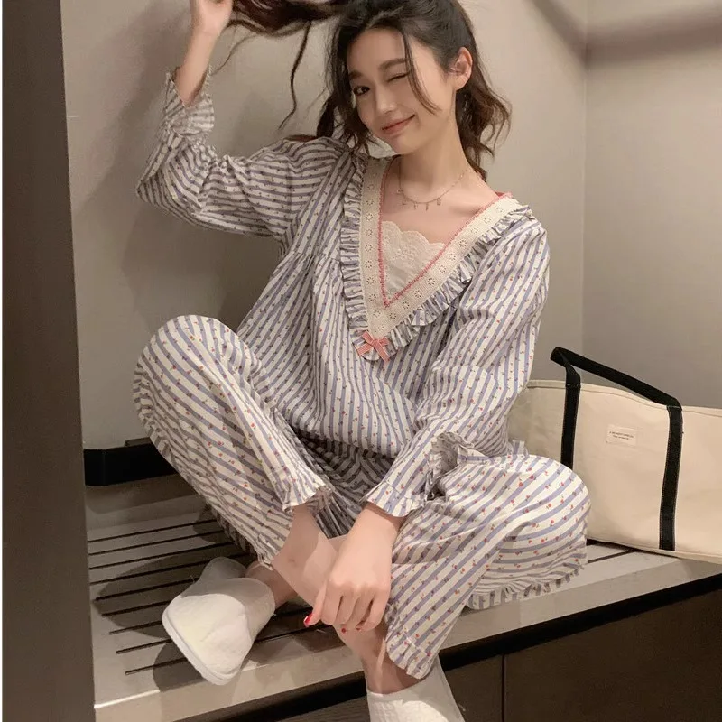 Pajamas for Women In Spring and Autumn, Long Sleeves, Cute Contrasting Colors, Vertical Stripes, Loose Fit, Suitable for Outdoor