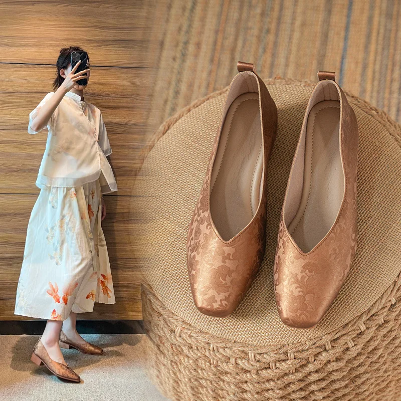 

Новая легкая повседневная женская обувь на танкетке и толстом каблуке с квадратной головкой и глубоким вырезом