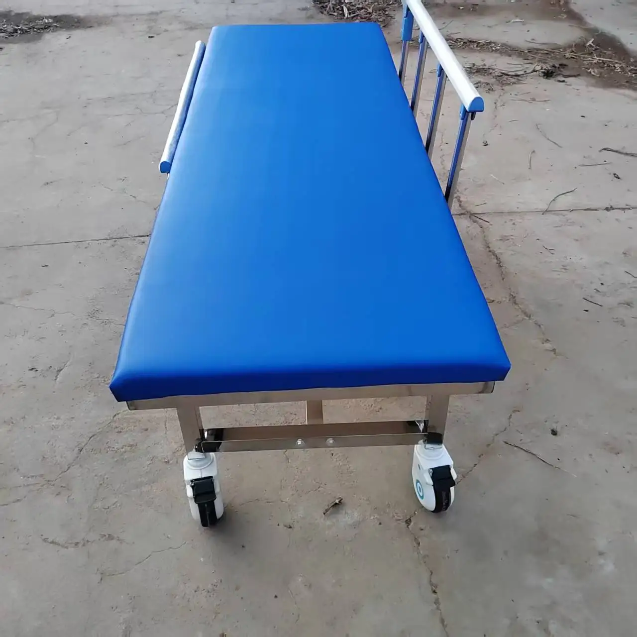 Picture 5: Manual care, bathing, rubbing back, pushing bed for the elderly