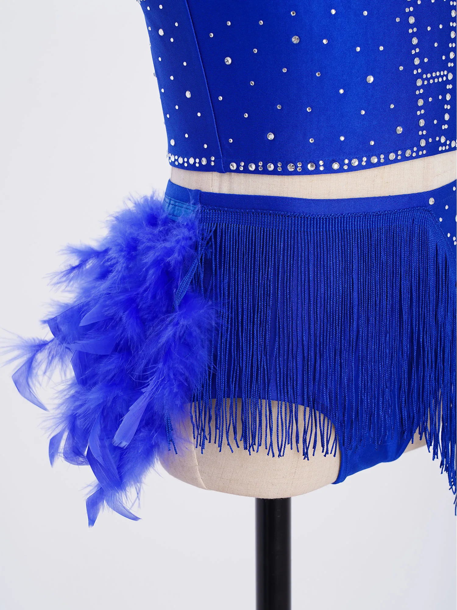 

Детский костюм для латинских танцев для девочек: топ без рукавов с бретелями на спине и шорты с перьями и бахромой для самбы, румбы, ча-ча-ча