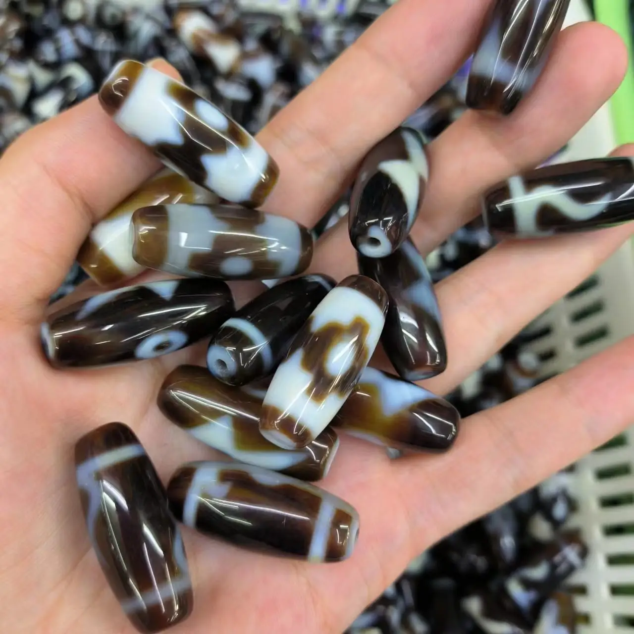 10pcs/lot natural agate dzi wholesale Brown and white glossy Various patterns retro ethnic style precious accessories jewelry