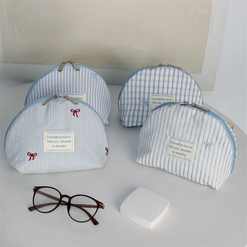 Fresh Embroidered Bow Shell Bag, Ins Girl Handheld Makeup Bag, Portable Skincare and Toiletry Storage Bag