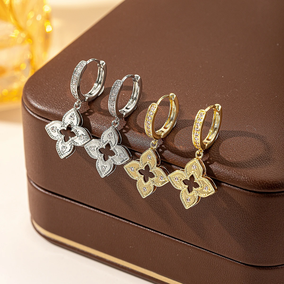 Lucky Clover Zircon Drop Earrings Gold Silver Color Huggie Hoop Earrings Four-Leaf Flower Charm Earrings for Women Fashion Jewel