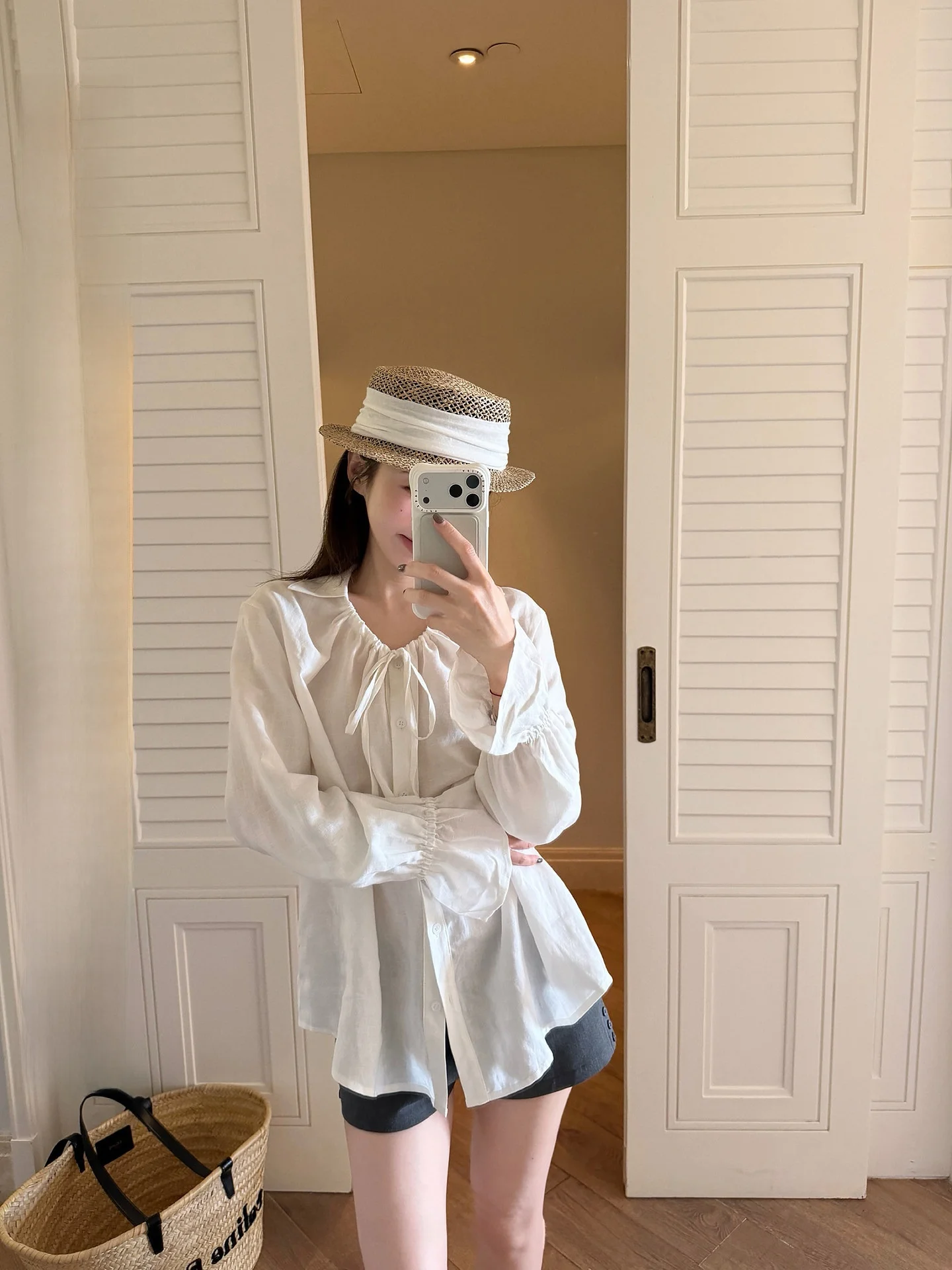 

Женская свободная блузка с длинным рукавом, V-образным вырезом, завязками на талии, тонкими расклешенными рукавами, в повседневном стиле, новинка весны, дышащая и комфортная.