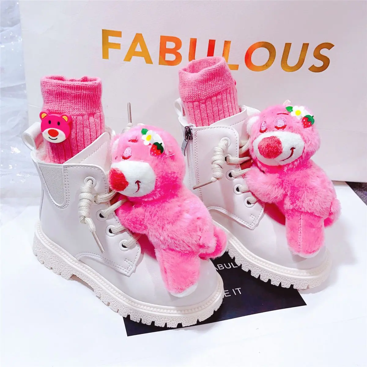 

High Quality Winter New Lotso Strawberry Bear Cartoon Children Martin Non-slip Girls Short British Princess Boots Fashion Shoes