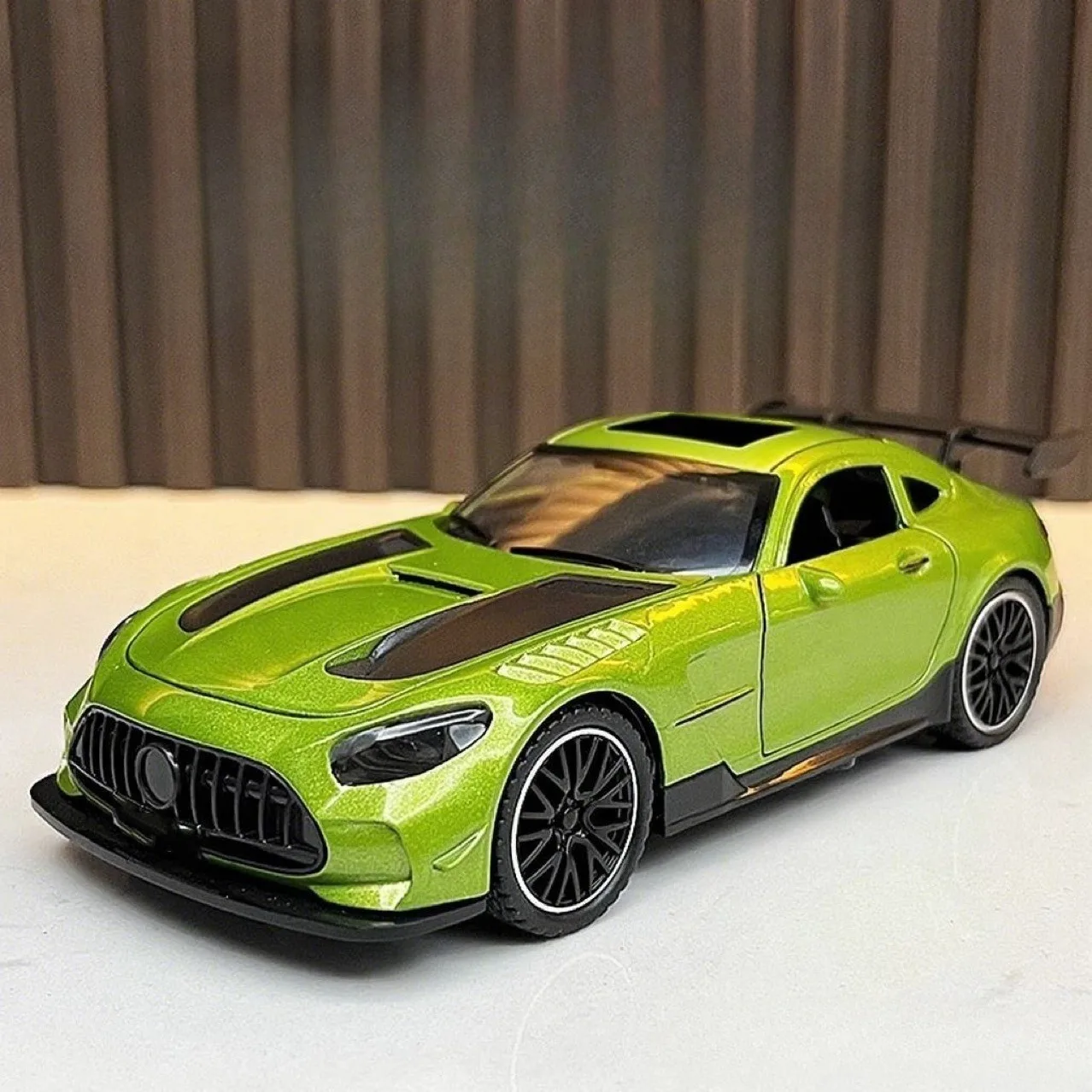 لعبة سيارة للأولاد مصنوعة من خليط معدني، لعبة سيارة رياضية واقعية للسباق، وظيفة التراجع للأطفال