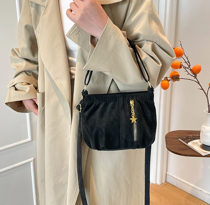 

Winter New Fashion Women's Portable Shoulder Bag Hot Casual Light Luxury Designer Versatile Soft Leather Messenger Bag