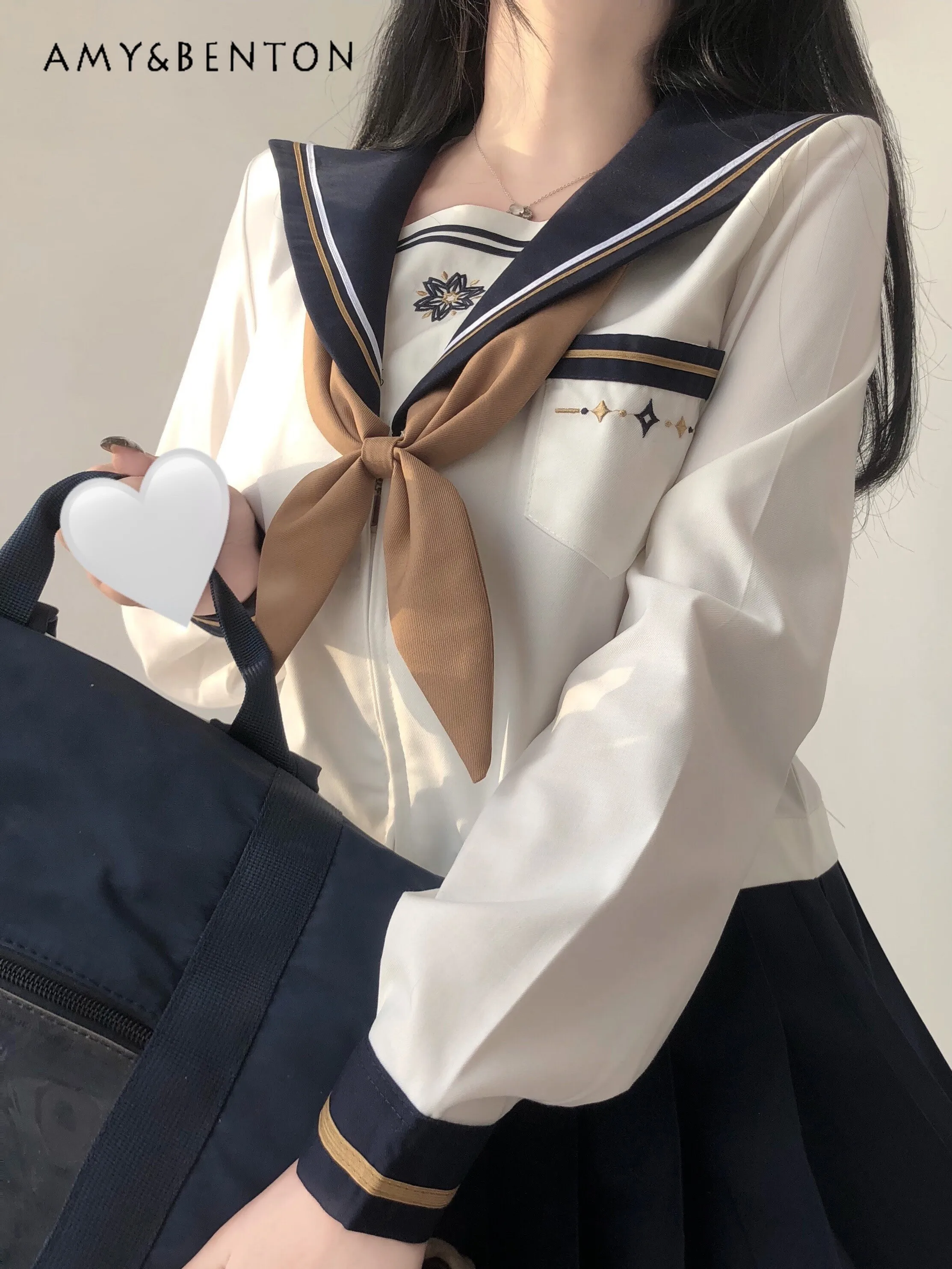 

Новый летний комплект школьной формы JK 2026 года в японском академическом стиле: белая футболка с коротким рукавом и плиссированная юбка миди для девочек-подростков