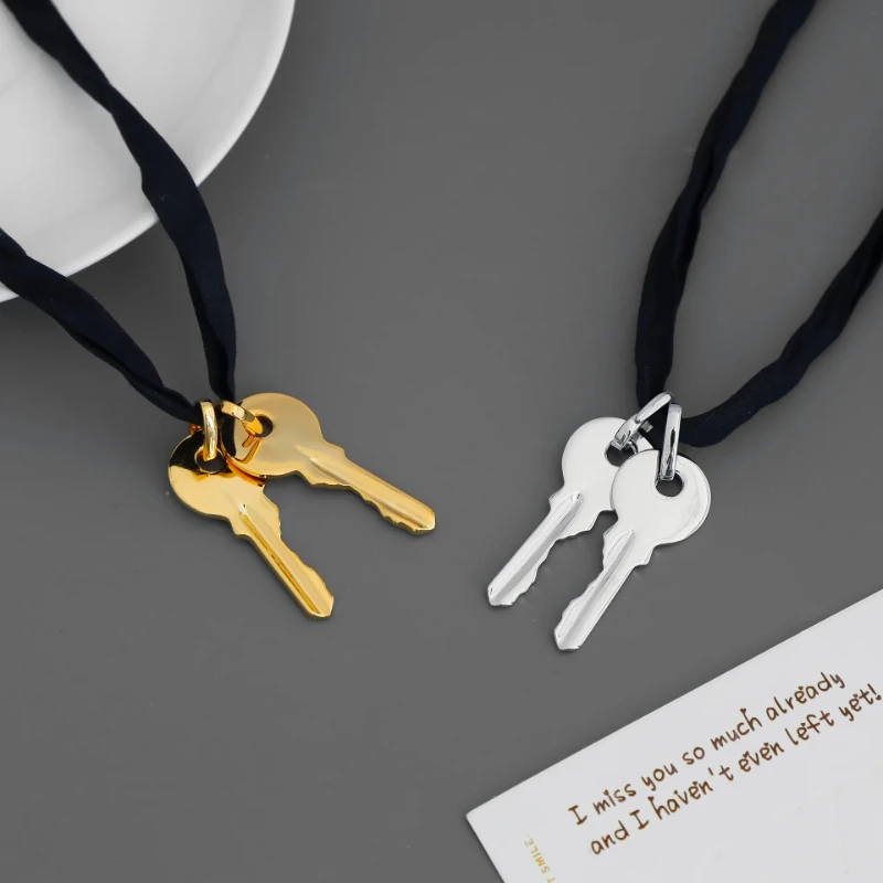 

New, minimalist style, Double Key Necklace Silk Pendant Personalized Niche Design Long Necklace