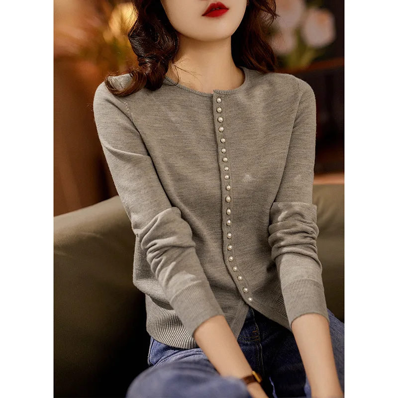 

Women's Elegant Pearl Button Cardigan, Soft Yangzi Yarn Wool Knit Sweater