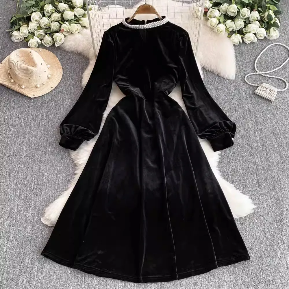 Vintage Women Pearls Beaded Stand Collar Velvet Midi Dress New Autumn Winter Sexy Hollow Out Long Sleeve Velour Party Clothes