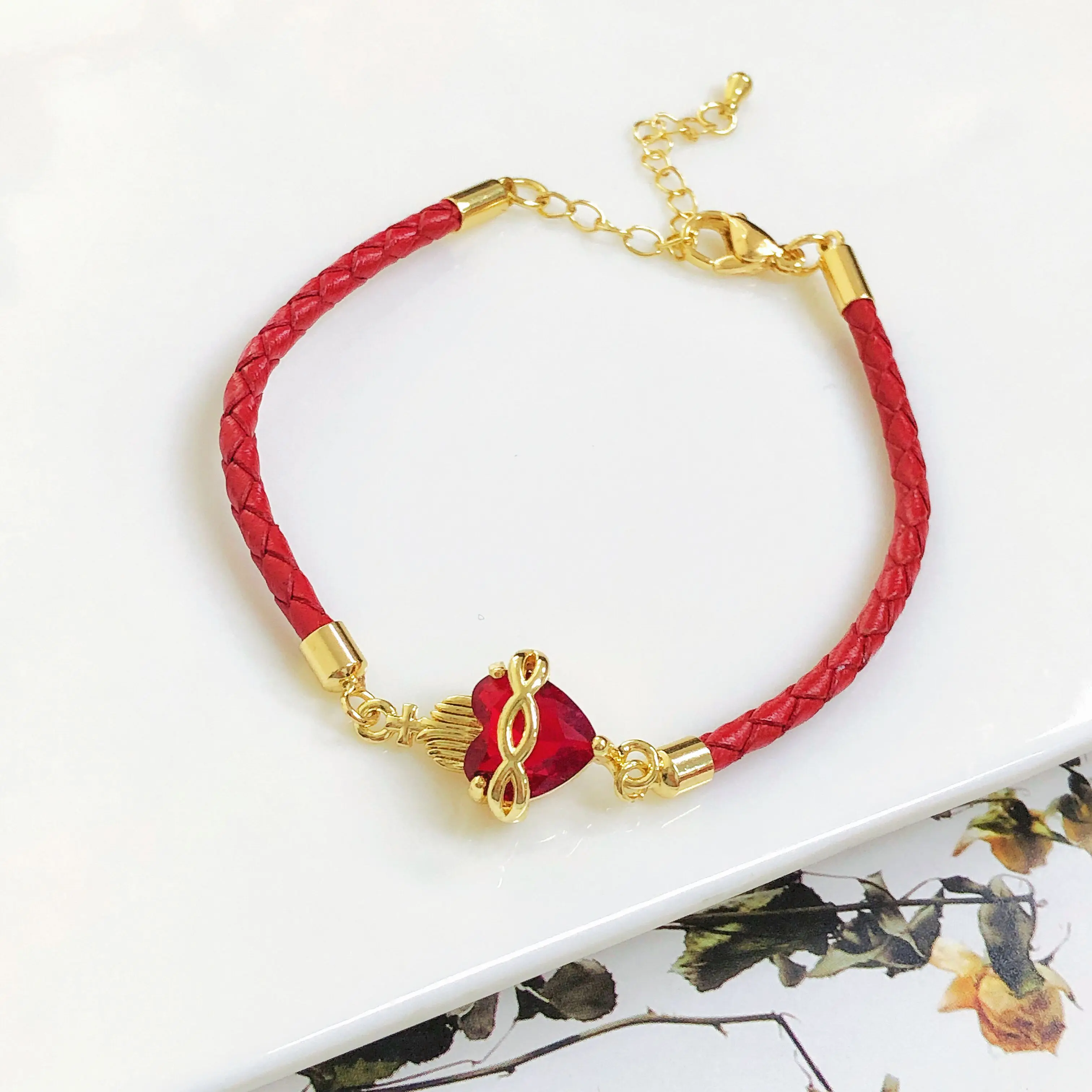 Neues rotes heiliges Herz Jesu Lederseil geflochtenes Armband vergoldet Kreuz Armreif für Frauen Mädchen katholischer Schmuck Partygeschenk
