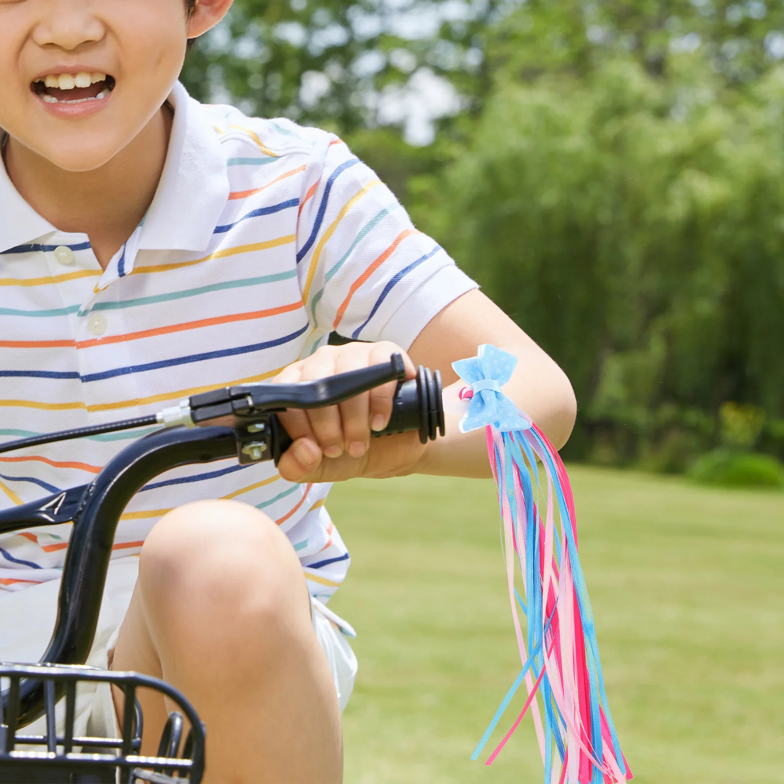 

4Pcs Colorful Bike Streamers Handlebar Tassel Ribbons Decorative Accessories for Scooter Bicycle Riding Fun