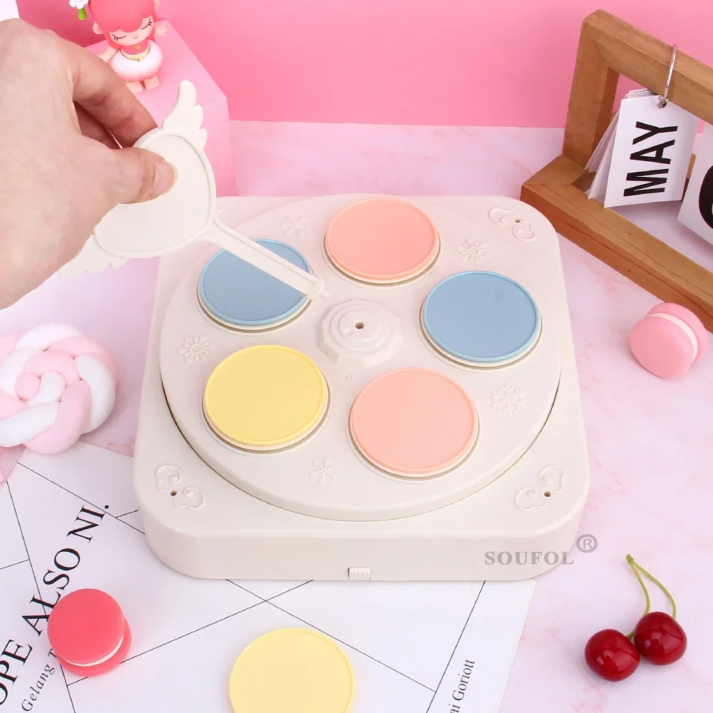 Domowa mała obrotowa maszyna do sushi Automatyczny obrotowy stojak na ciasto deserowe Zabawki dekoracyjne z muzyką Prezent ślubny i urodzinowy