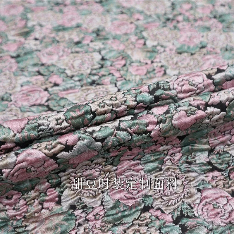 غزل مصبوغ الديباج الجاكار النسيج ربيع الخريف الشتاء كونكافو محدب فستان البدلة سترة موضة العلامة التجارية الأوروبية تصميم القماش خياطة