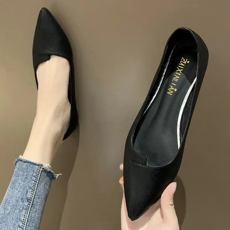 Yellow Low Heel Elegant Shoes for Women 2024 Normal Leather Casual Black Pointed Toe Ladies Summer Footwear Moccasins Stylish H