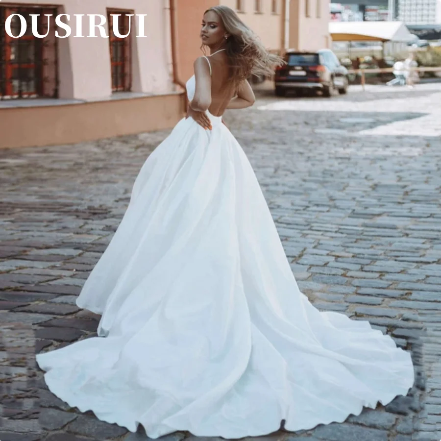 Col en v sans manches bretelles Spaghetti a-ligne dos ouvert haut côté fendu Simple Satin robe de mariée Sexy robe de mariée Customzeid