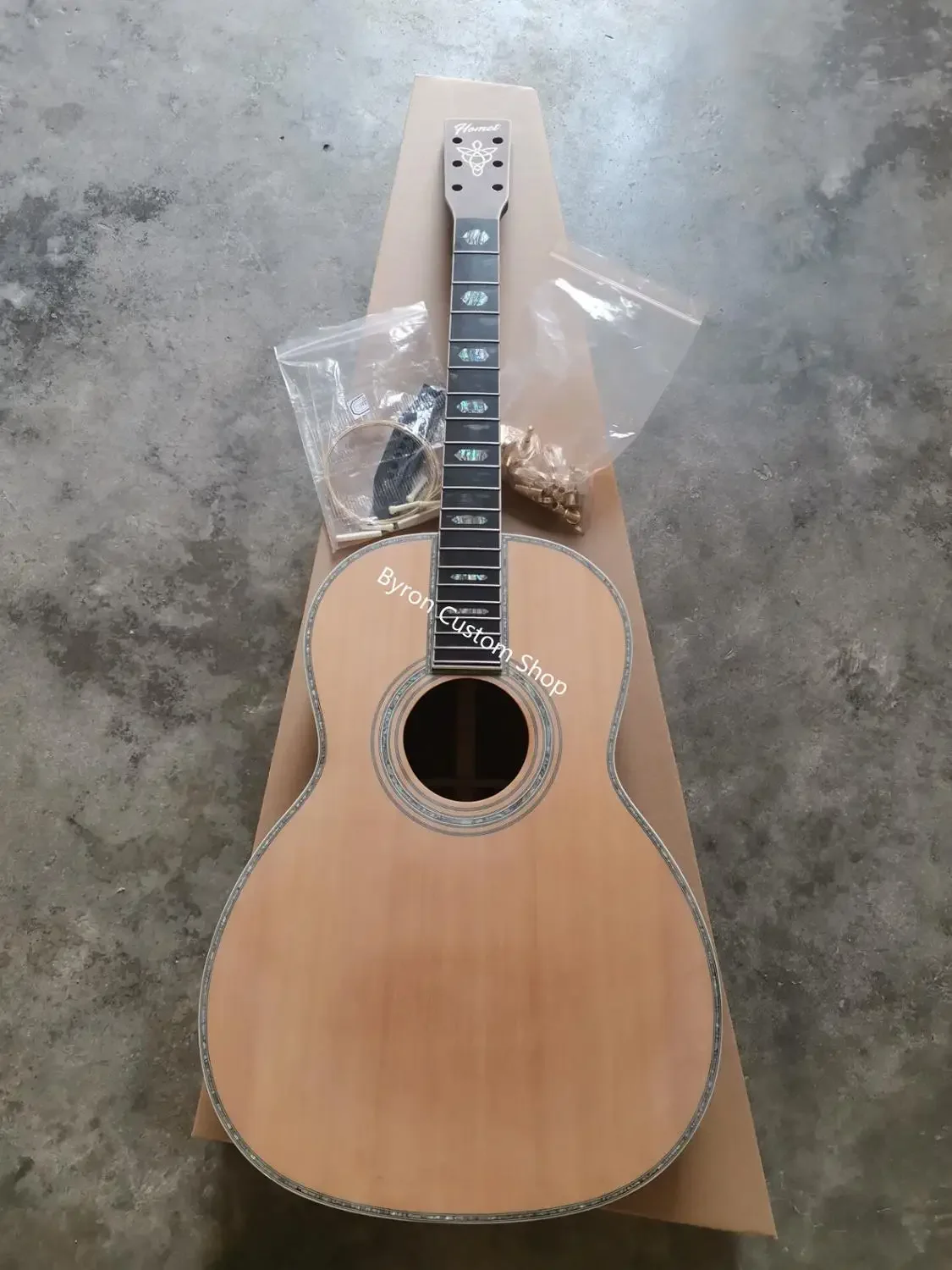 

free shipping solid wood customized OOO guitar DIY Custom Guitarra handmade OOO Acoustic Guitars solid cedar China Guittarras