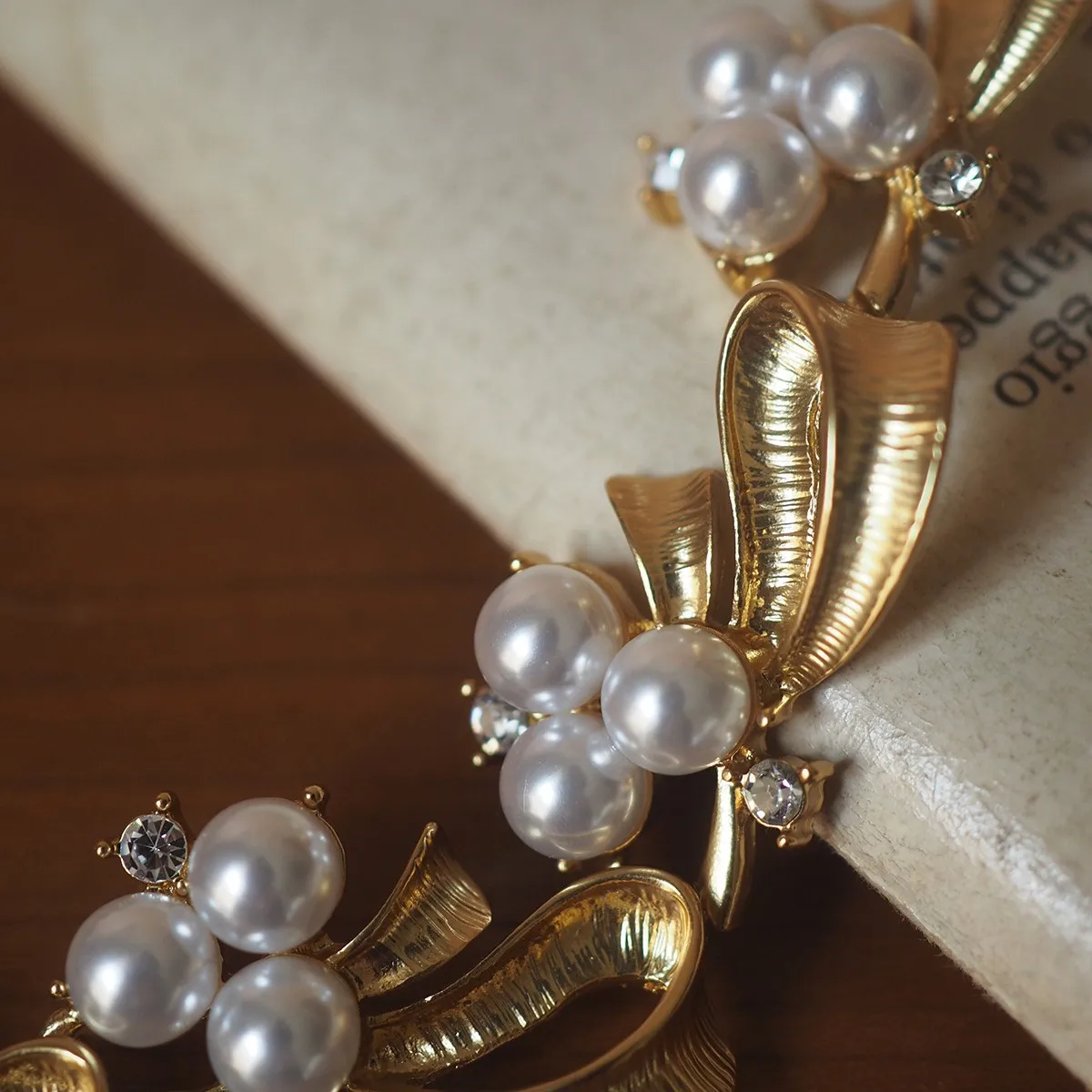 Court-style lace, European and American fashion, French-style bow, pearl, retro necklace, vintage Fari style.
