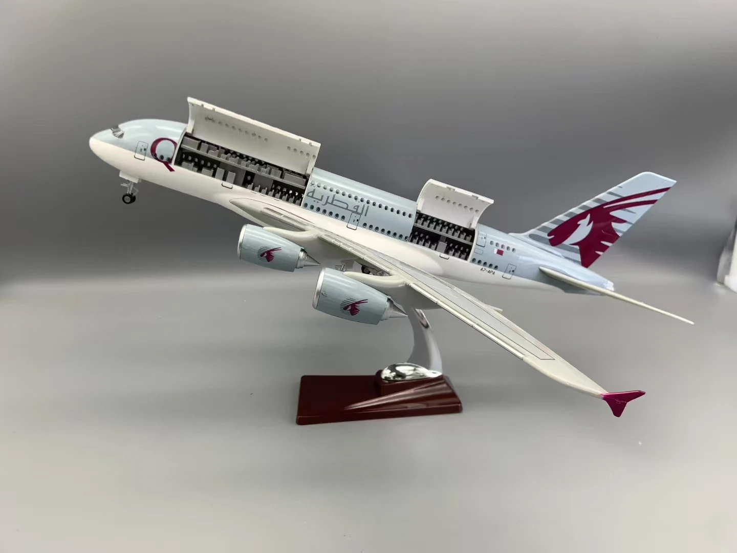 

New 1:160 Scale Model Qatar A380 Airways Resin Openable Cabin Door Airplane With Light Landing Gear Collection Display Fans
