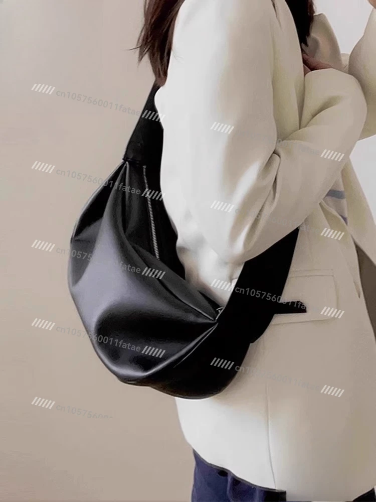 

Premium Dumpling Bag, New Fashionable Casual Soft Leather Wide Shoulder Strap Messenger Bag