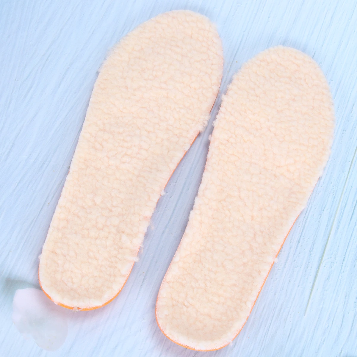 

1Pair Warm Massage Insoles Winter Shoe Cushions Shock Absorbing Foot Care Pads for Sports and Daily Use Size 43-46 Beige