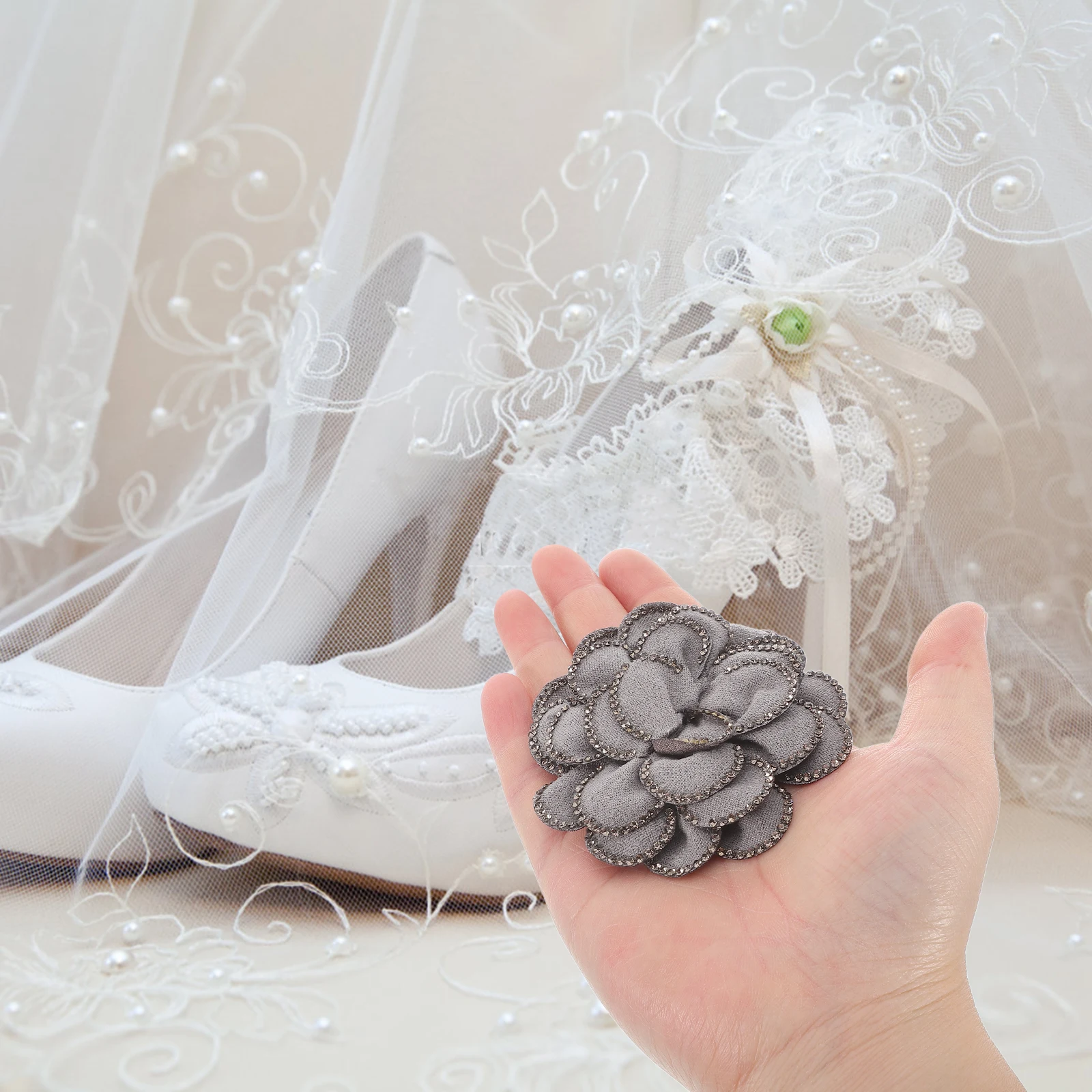 

2pcs Bridal Shoe Accessories Removable Flower Clips Rhinestone Embellished Winter Wedding Shoe Decorations Charm Bride Shoes